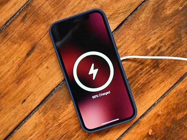 平坝苹果手机维修分享iPhone 12可以随便充电吗 